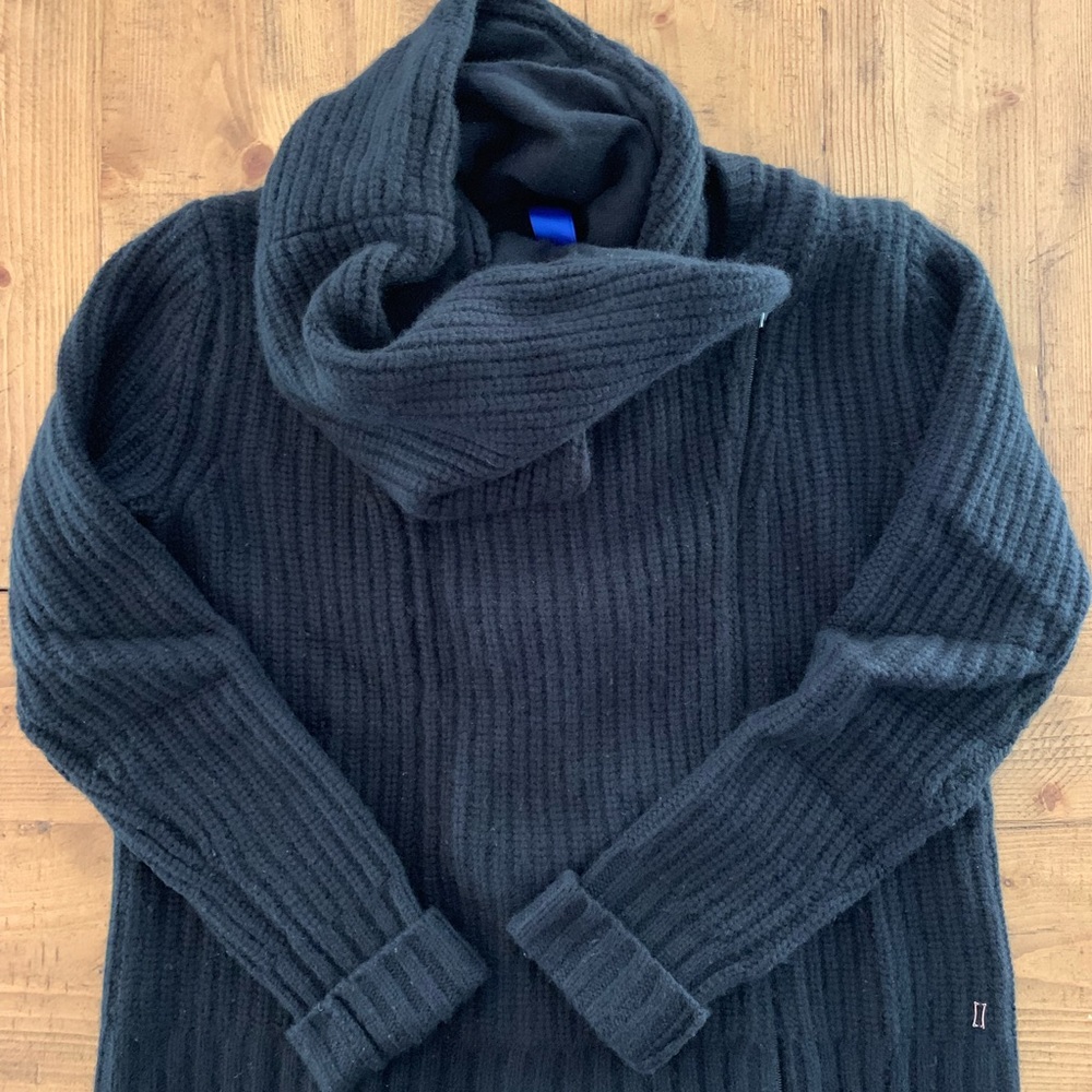 Kit & Ace luxurious cashmere sweater. Size s/m